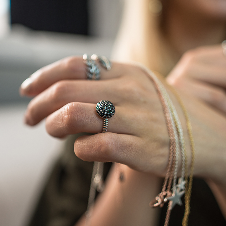 Art of Layering Jewelry: Style Rules That Always Work